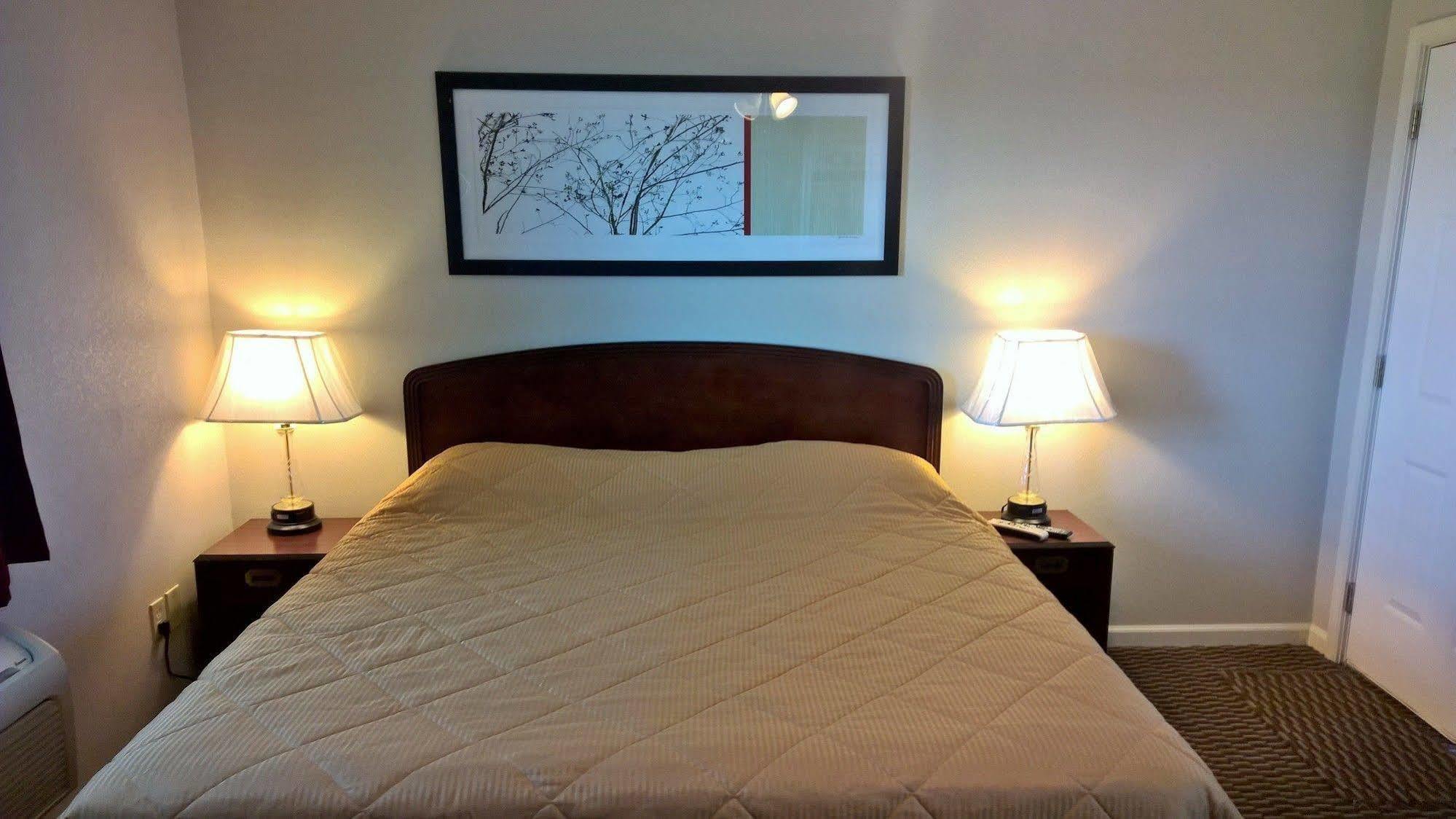 Higginsville Classic Motel מראה חיצוני תמונה